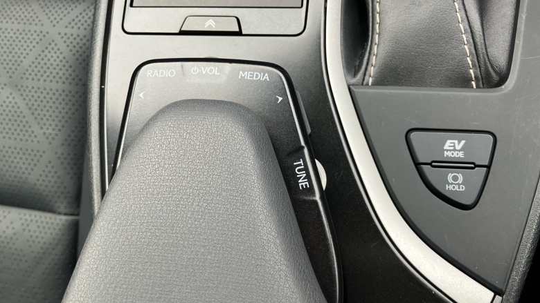 Lexus UX 250h E4 2.0 5dr CVT [Premium Plus/Sunroof] Hybrid Hatchback